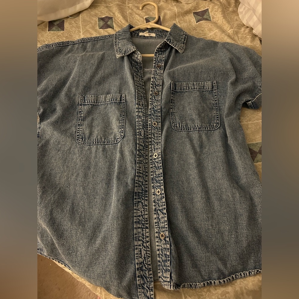 Maurices brand medium button up, blue jeans, short sleeve shirt